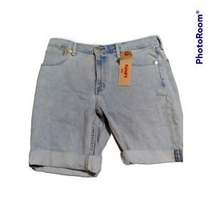 Size 36 Levis 511 shorts.